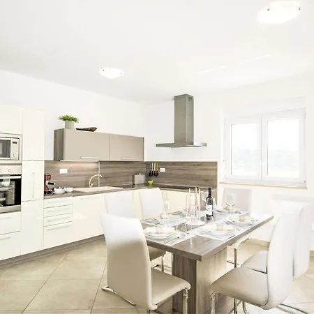 Tesa By Interhome *