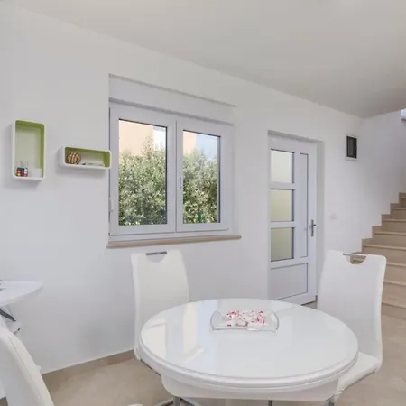 Tesa By Interhome