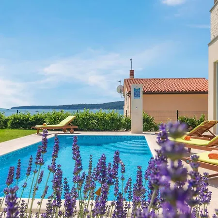 Vila Tesa By Interhome
