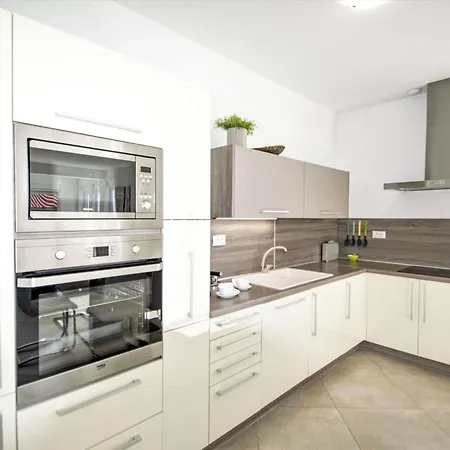 Tesa By Interhome Medulin