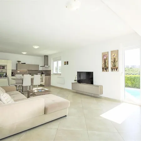 Tesa By Interhome Villa *